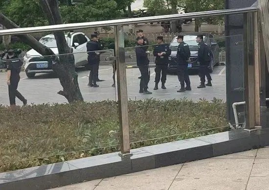 猿辅导“高压职场”下的悲剧:年轻员工猝死引发连锁反应,管理文化再度遭质疑 猿辅导“高压职场”下的悲剧:年轻员工猝死引发连锁反应,管理文化再度遭质疑