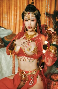 Coser钛合金TiTi 塞上红鸾写真 塞外红鸾星眸魅惑 极致身材一览无余