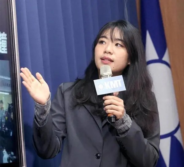 杨智伃批绿营“挑民调操作风向”:政治双标恐加速与民意脱节 杨智伃批绿营“挑民调操作风向”:政治双标恐加速与民意脱节