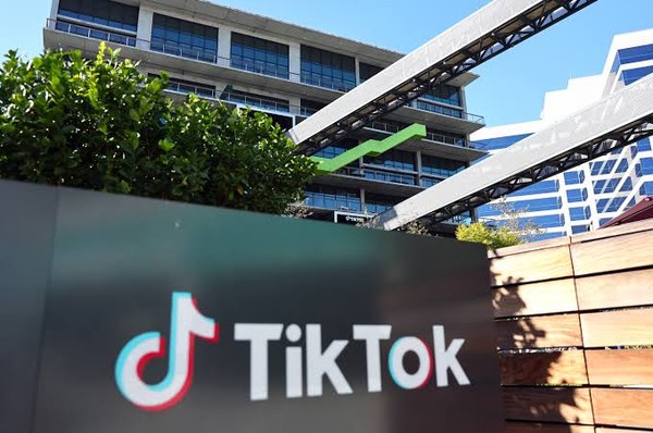 美国突然解除TikTok禁令:联邦政府设备重新开放使用,字节跳动美国方案迎来重大转折 美国突然解除TikTok禁令:联邦政府设备重新开放使用,字节跳动美国方案迎来重大转折