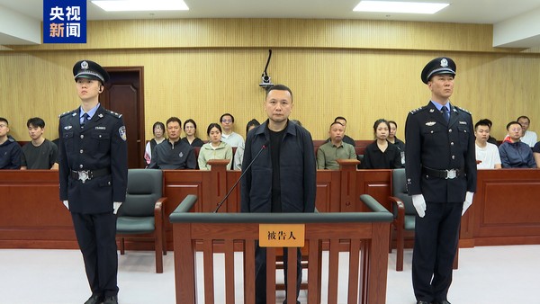 受贿3195万余元,北大原副校长任羽中一审获刑8年:从高校管理岗位到阶下囚 受贿3195万余元,北大原副校长任羽中一审获刑8年:从高校管理岗位到阶下囚