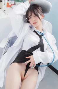 性感护士角色逆袭！YEHA最新写真《School Nurse》深度解析，暴露欲爆棚