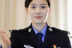 曾赴尼泊尔8.1级地震救援的女警文燕泥石流中失联：父亲一句“只要活着就好”，牵动无数人的心
