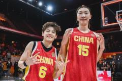 韩旭扛起中国女篮内线旗帜：71比51击退意大利，走出去的答案写在世界杯赛场